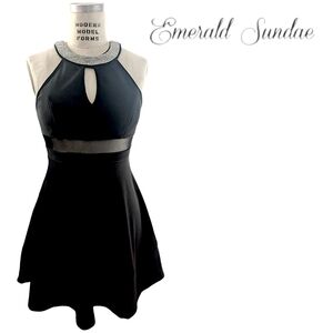 NWT Emerald Sundae Black Keyhole Halter Dress with Beaded Collar/Size Small